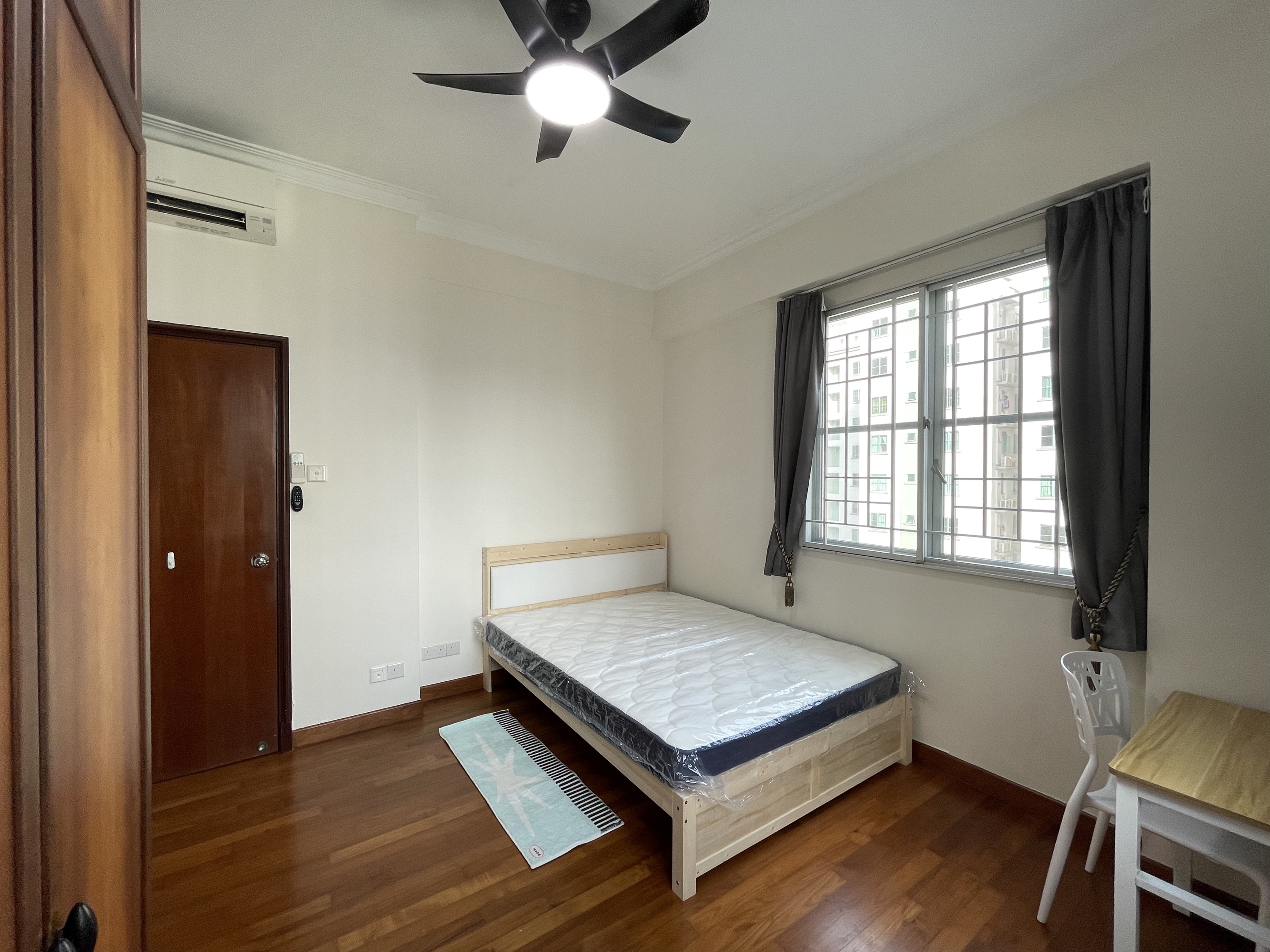 SPRINGDALE CONDOMINIUM 主人房 SPD0711-01